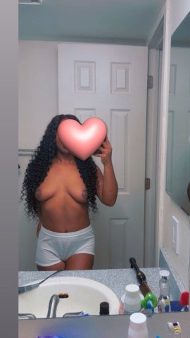 Tacoma Fun-Sized Dominican Escort — 36B Curvy Rubs & Worship - 1