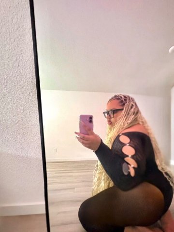 Tacoma Female Escort — Thick Throat Goat - 1
