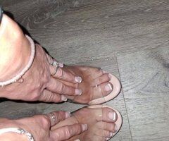 Vicky (46) — New on Here Female Escort for Professional Gentlemen - Image 3