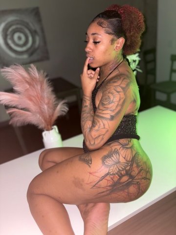 Juicee (Miss Petite) — Tampa Female Escort for Clean, Safe Incalls & Outcalls - 1