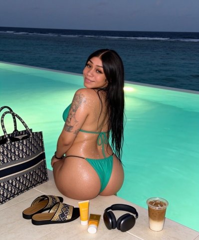 Oakland/East Bay Female Escort — Discreet text-only sessions - 1
