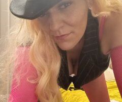 Minneapolis/St. Paul Outcalls Only — Fetish-Friendly Female Escort (Long Legs) - Image 2