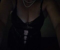 Minneapolis/St. Paul Outcalls Only — Fetish-Friendly Female Escort (Long Legs) - Image 4