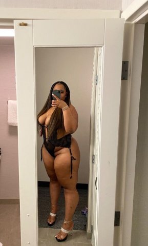 Fort Worth Female Escort — $100 QV Special (Incalls/Outcalls) + Chocolate Water Fountain - 1