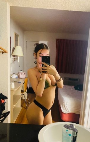 Puerto Rican Petite Escort — Naked/Topless Cleaning - 1
