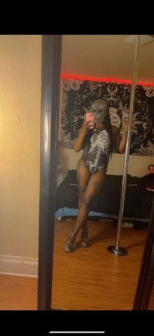 Milwaukee Female Escort — Throat Hugs, Fetish-Friendly, Content & FaceTime - 1
