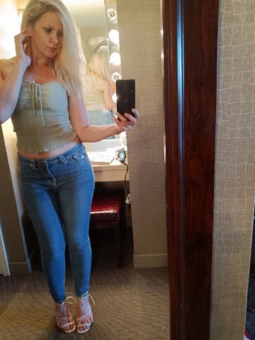Discreet blonde escort in a private Prescott condo - 1