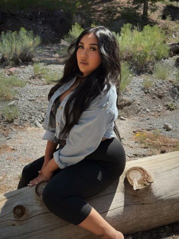 Ventura CA Female Escort — discreet sessions, massages & dinner dates - 1