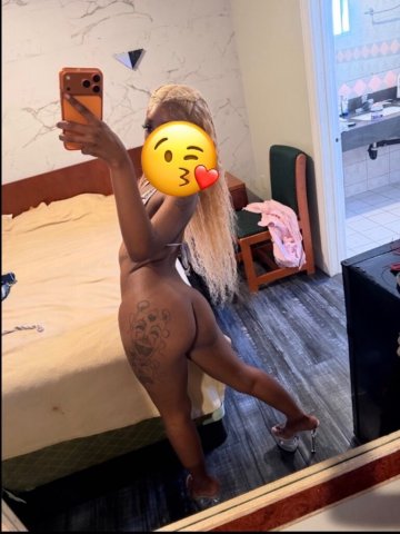 Norfolk, VA Female Escort — Outcalls w/ Oral & Deep Throat - 1