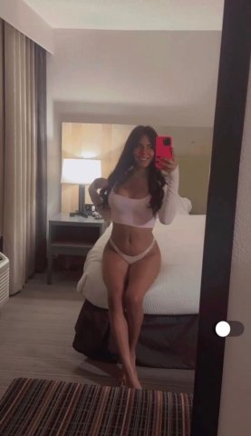 Valentina (22) — Seattle Female Escort for Anal - 1