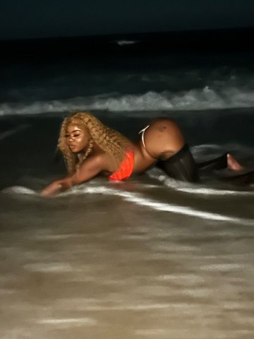 Cali Girl (24) — Female Adult Escort & Outcalls (Staten Island) - 1