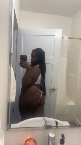 Richmond Goddess Escort — Sweet, Playful Companionship (Text or Call) - 1