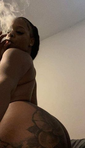 Gizelle — Female Escort in Seattle (Appointment Dates at a Private Location) - 1