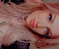 Blue-Eyed Girl-Next-Door Luxe — Attentive 22 | Everett, WA - Image 9