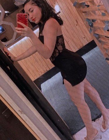 Chicago, IL Latina Escort — 26, available now - 1