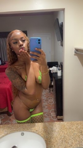 Omaha NE Creamy Chocolate Female Escort — 1 Night Only - 1
