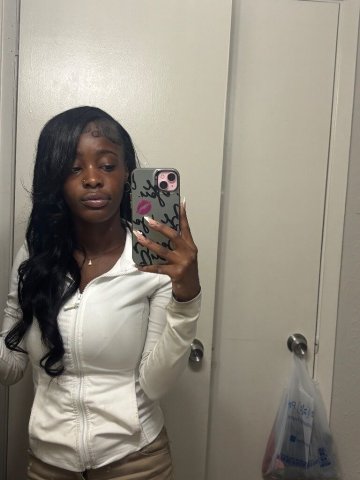 Bakersfield, CA Female Escort — In-calls & Out-calls 24/7 - 1