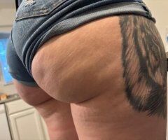 Fayetteville escorts - Emily (19) — Fayetteville NC Outcall Female Escort