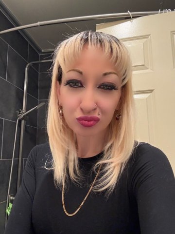 Tacoma Female Escort — Incall 250 QV / 300 HH / 400 HR - 1