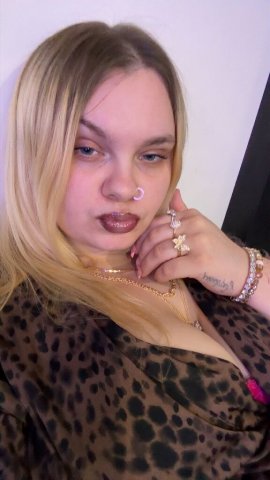 Cincinnati Blonde Escort — VIP Access, Exclusive Content & Meet & Greets - 1