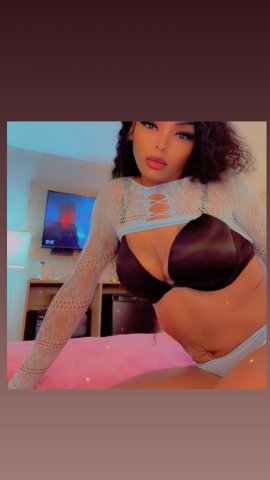 Cheyenne, WY Mixed Bombshell Escort for Mature Men — Incall/Outcall - 1
