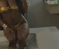 Milwaukee Incall — Mature Female Escort (Respectful Men Only) - Image 2