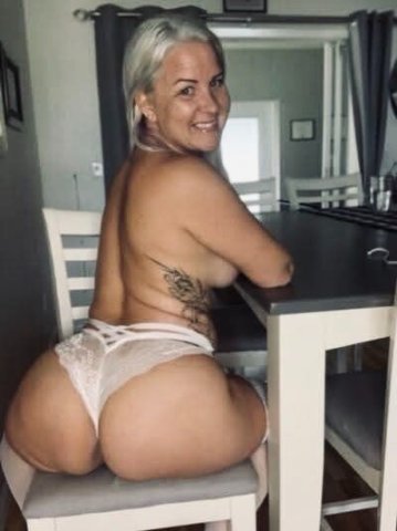 Reno NV 41 Mom Escort — VIP GFE, deep oral & 69, incall/outcall/car - 1