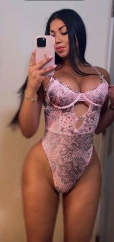 Columbia SC Female Escort — hotel, car dates, and couples/solo sessions - 1