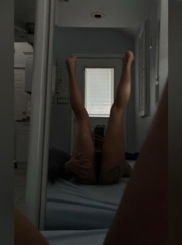 St. Louis Outcall & Car Date Female Escort — Petite Fun Size - 1