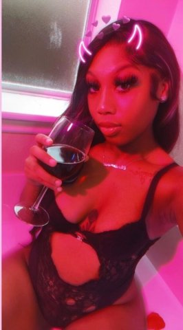Baton Rouge Female Escort — Short-Time Companionship & Dinner Dates - 1