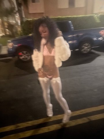 Petite 18yo with a tight pussy — Incall, outcall & car dates - 1