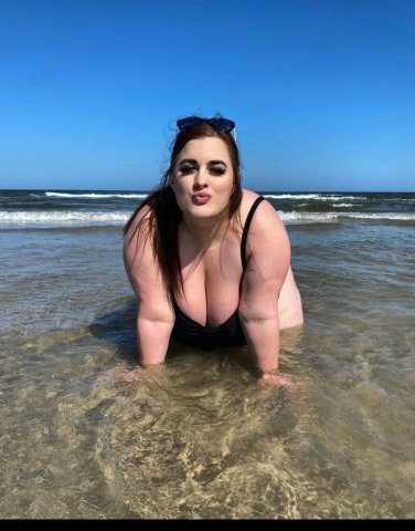 Odessa SsBBW in Town — Ashley on XVDOES, PlumperPass & JeffsModels - 1