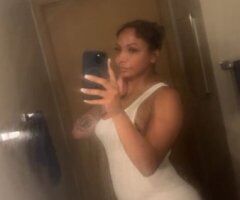 Sioux Falls escorts - Sioux Falls Female Escort — Sun Bathe Together