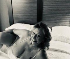 Pittsburgh escorts - Pittsburgh MILF + TS duo 3-way incall (pair only)