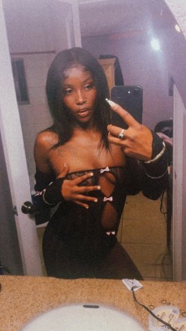 Petite slim escort in Monterey, CA — anal for the right deposit outcalls - 1