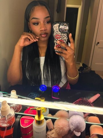 Columbus Female Escort — Slim, Curvy Build (5'8, Big Boobs) - 1