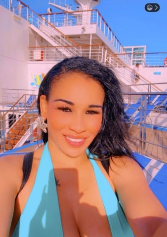 Waterloo, IA Female Escort — by-the-hour - 1