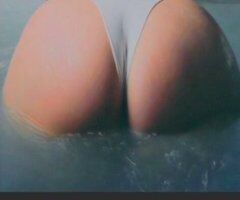 San Fernando Valley Jacuzzi Suite Date — Spanish & Italian Double DDs, Text Menu - Image 5