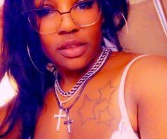 Des Moines Female Escort — Incalls Only - Image 3