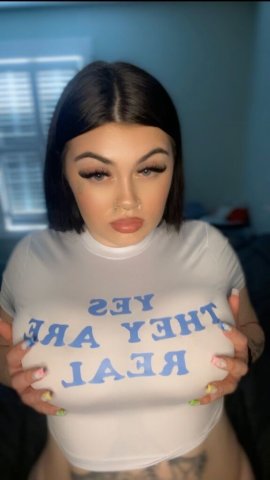 Charleston, SC Incall & Outcall Escort — Curvy with Long Legs - 1