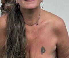 Pittsburgh / Cranberry MILF + TS Duo (Sexxymama & TS Reyna) — 3-Way - Image 2