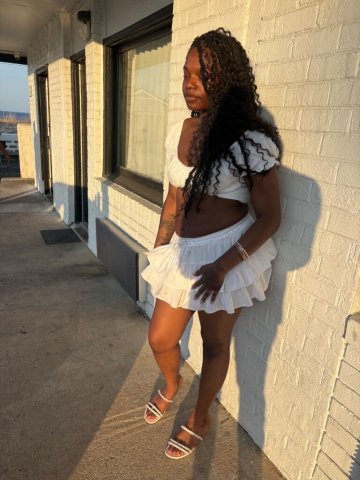 Norfolk, VA Female Escort — Incalls & Outcalls - 1
