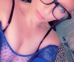 South City MILF — 44, Discreet Fun-Size Curves (Text Me) - Image 10