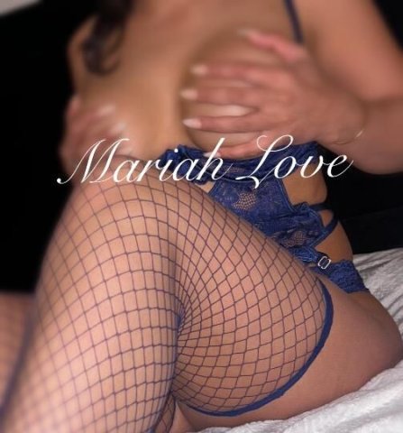 Tri-Cities Female Escort — natural curves, green eyes, lingerie-ready - 1