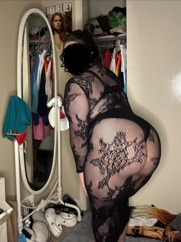Discreet Incalls — Female Escort (In Shreveport) for FaceTime/Video Call - 1