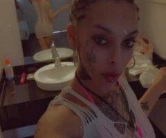 Bakersfield Female Escort — Outcalls & Incalls (Petite 5'8) - Image 2