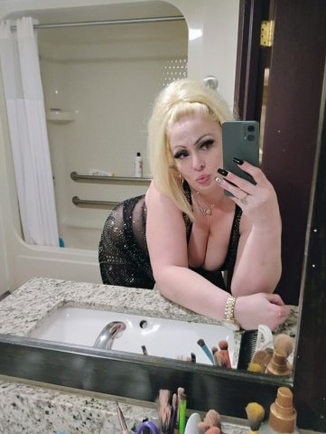 Blonde Hot Blonde for Monday Deep Tissue Massage & Adult Fun - 1