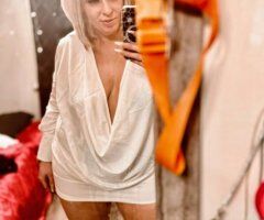 Blonde Hot Blonde for Monday Deep Tissue Massage & Adult Fun - Image 10