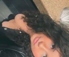 Holland escorts - Roxi Luxx — curly-haired female escort in Holland, MI (incalls & outcalls)