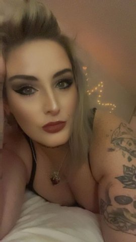Daytona Female Escort — Purple Hair MILF Full Service - 1